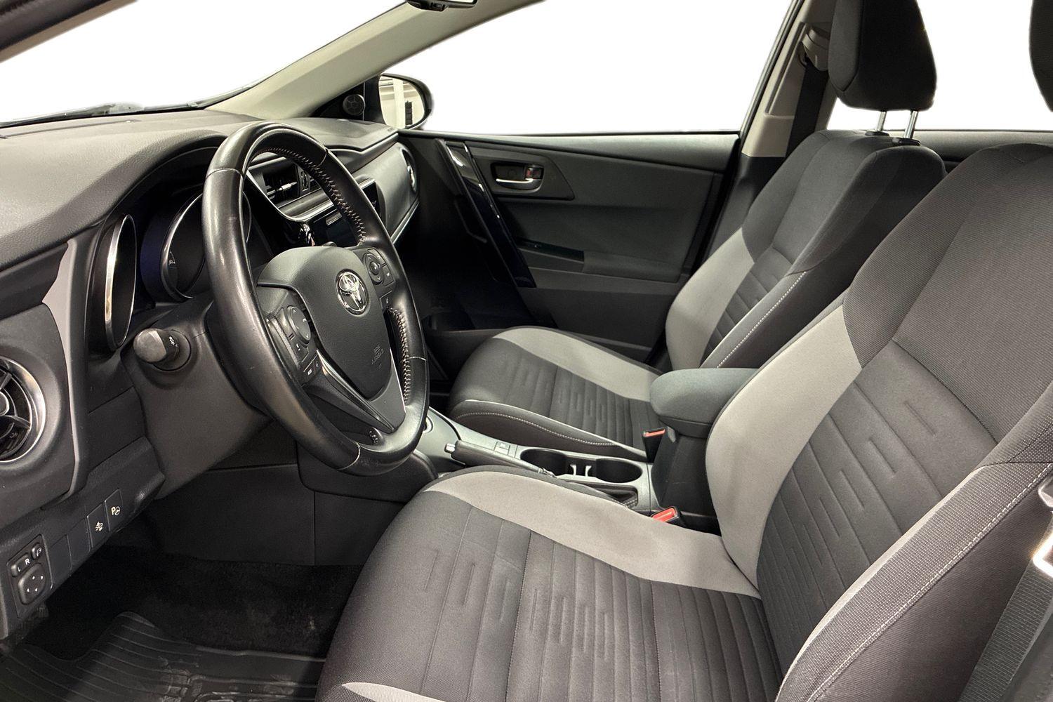 Toyota Auris vaihtoauto