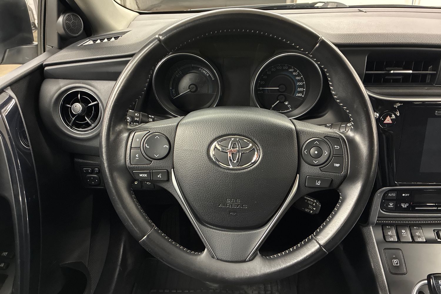 Toyota Auris vaihtoauto