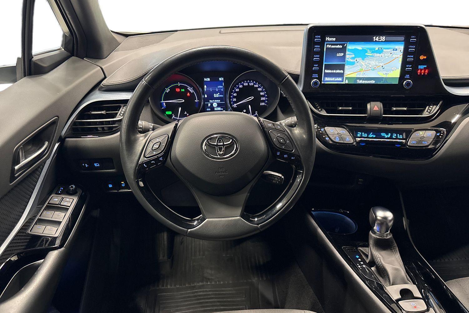 Toyota C-HR vaihtoauto