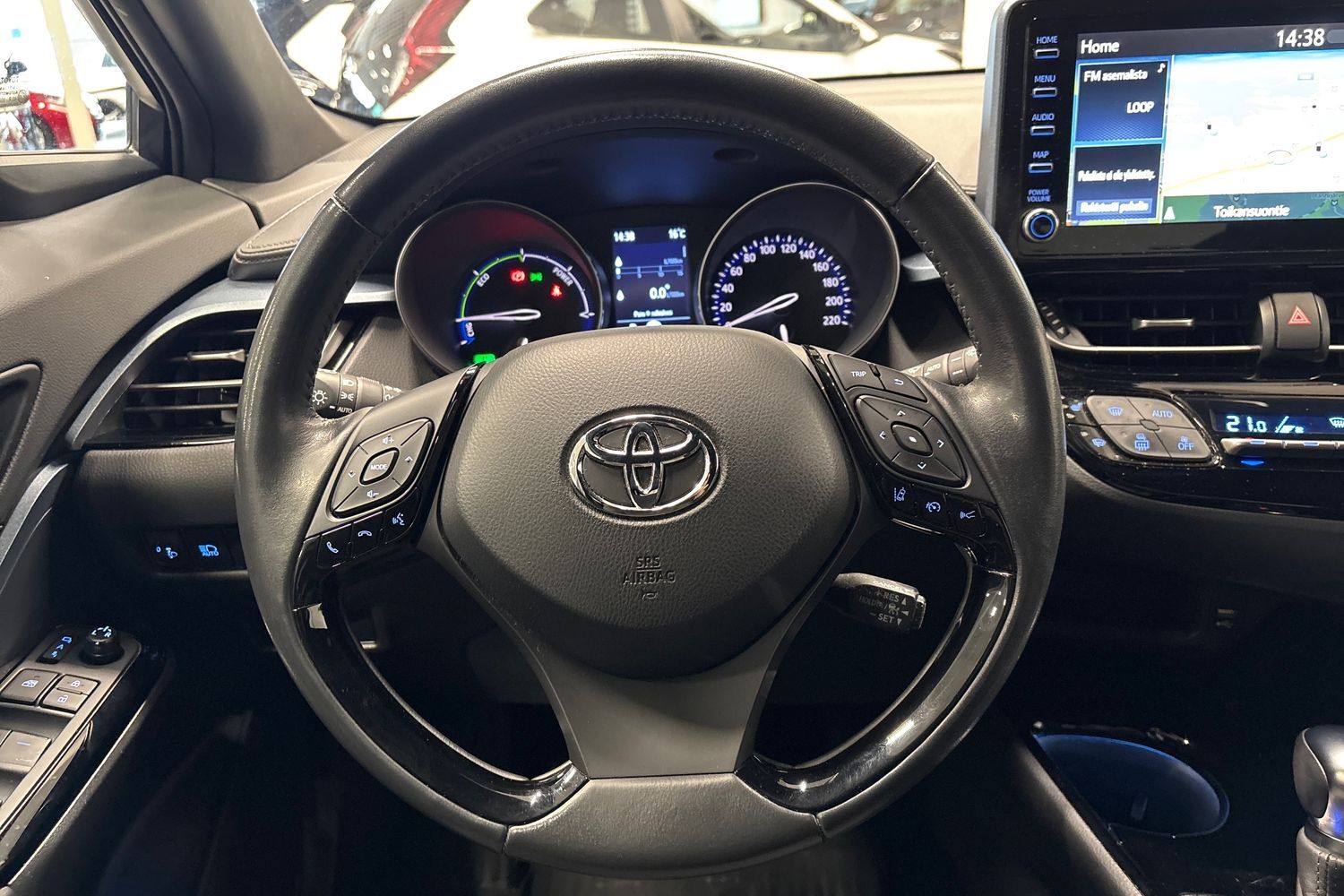 Toyota C-HR vaihtoauto