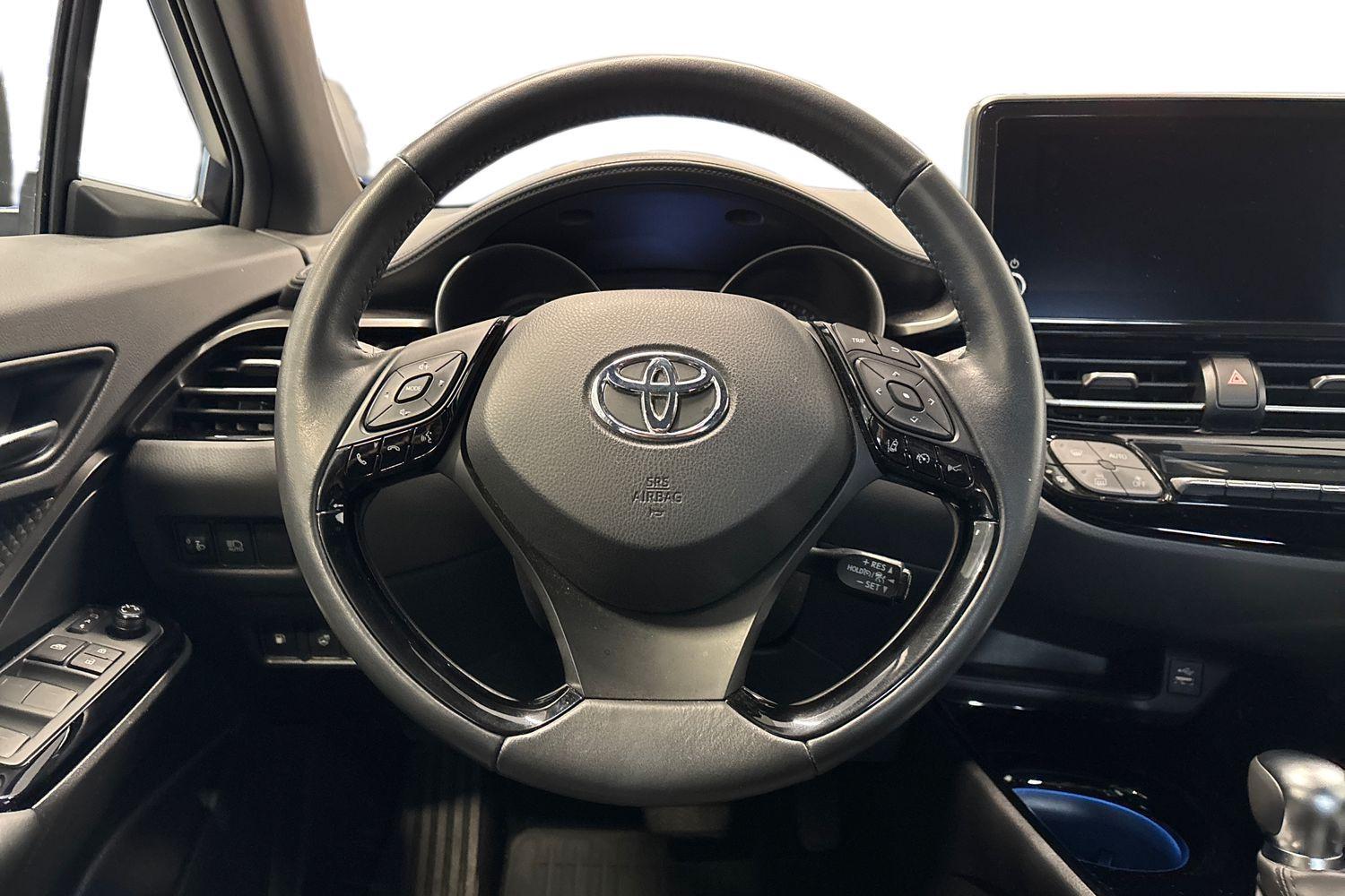 Toyota C-HR vaihtoauto
