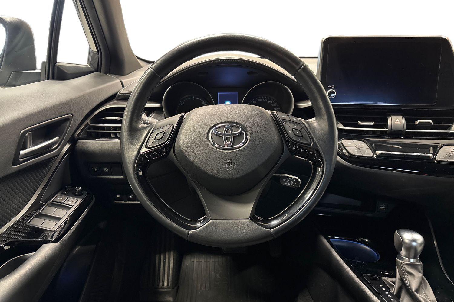 Toyota C-HR vaihtoauto