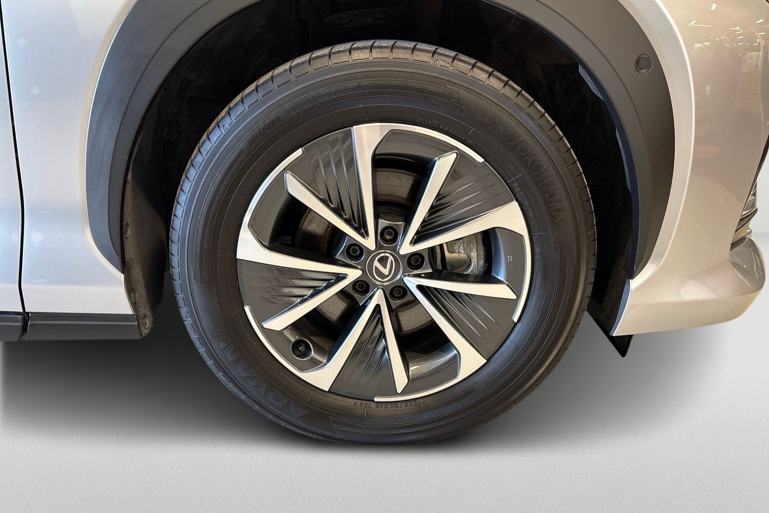 Lexus RZ vaihtoauto