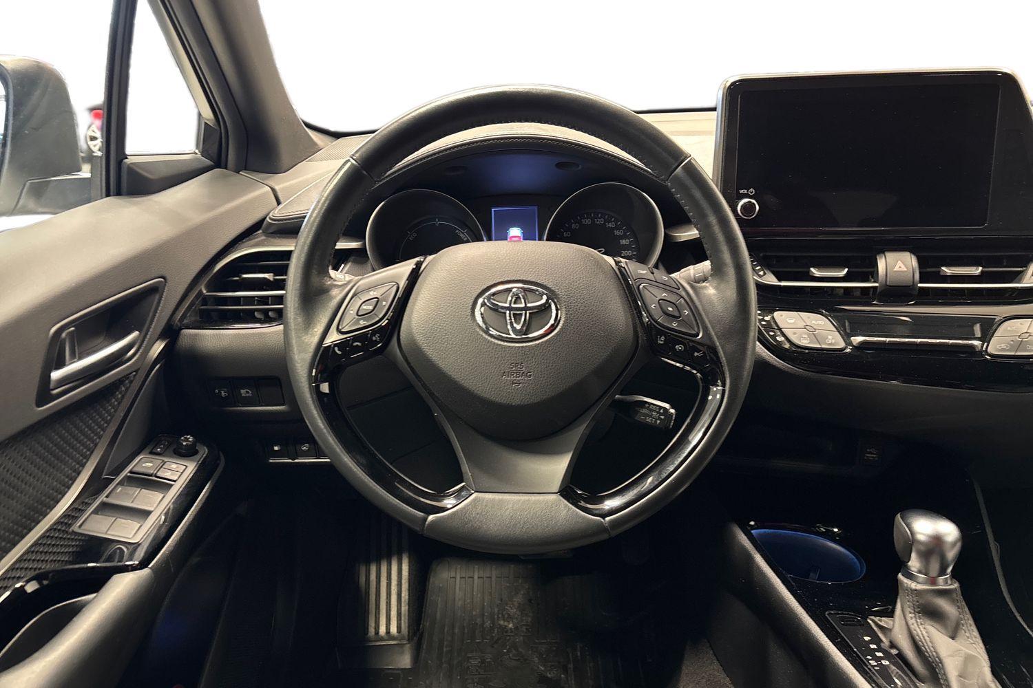 Toyota C-HR vaihtoauto