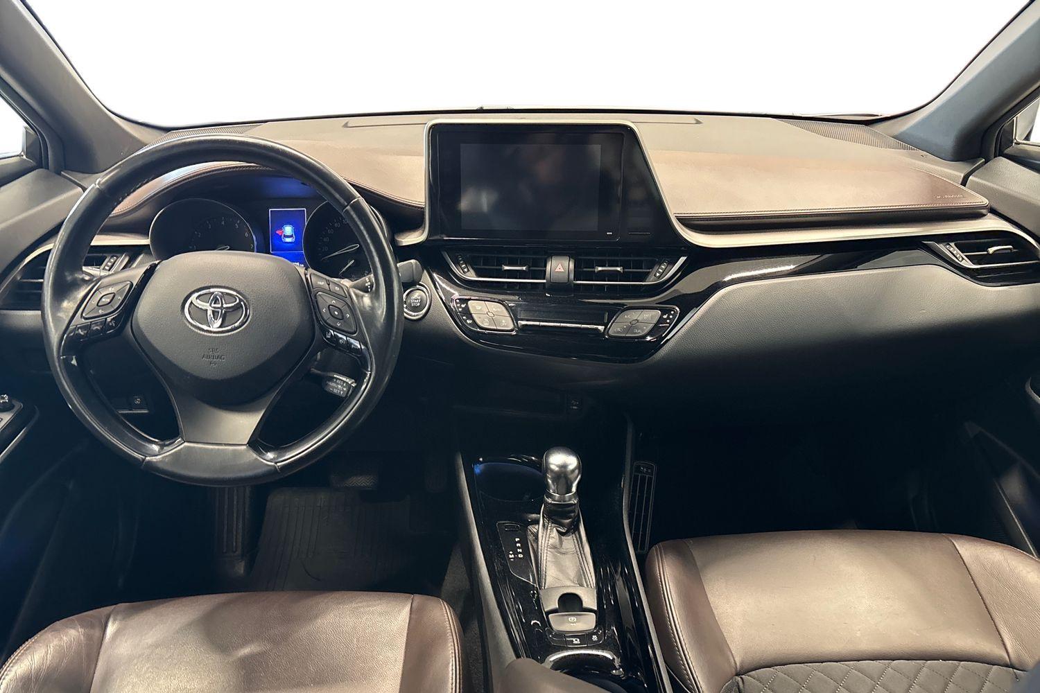 Toyota C-HR vaihtoauto