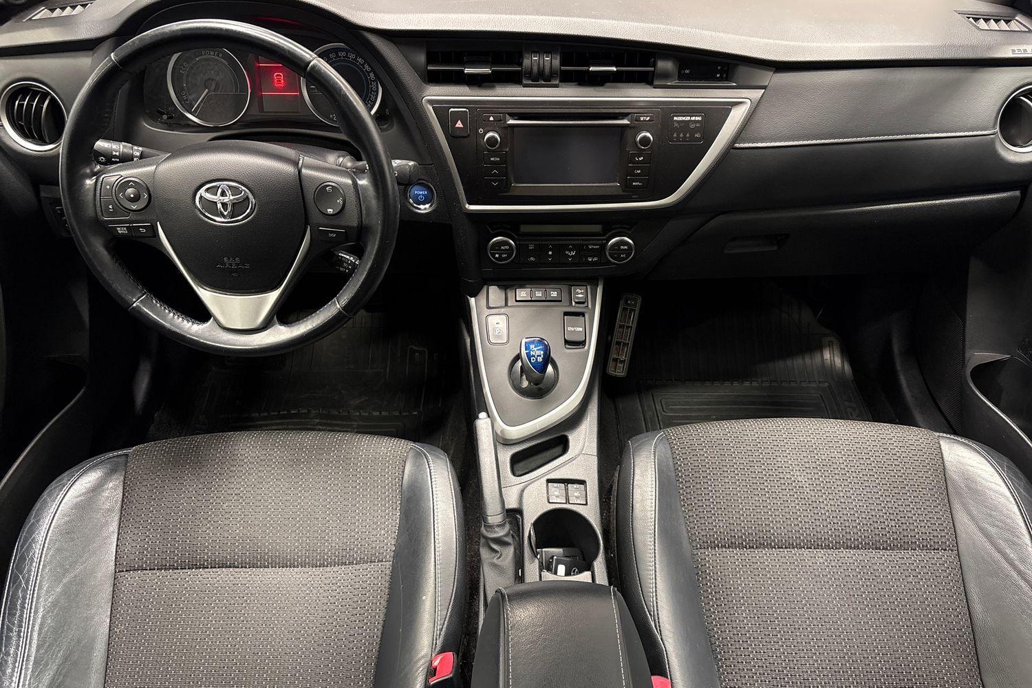 Toyota Auris vaihtoauto