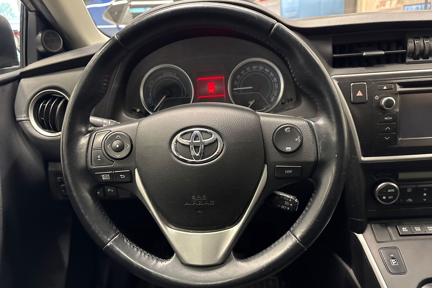 Toyota Auris vaihtoauto