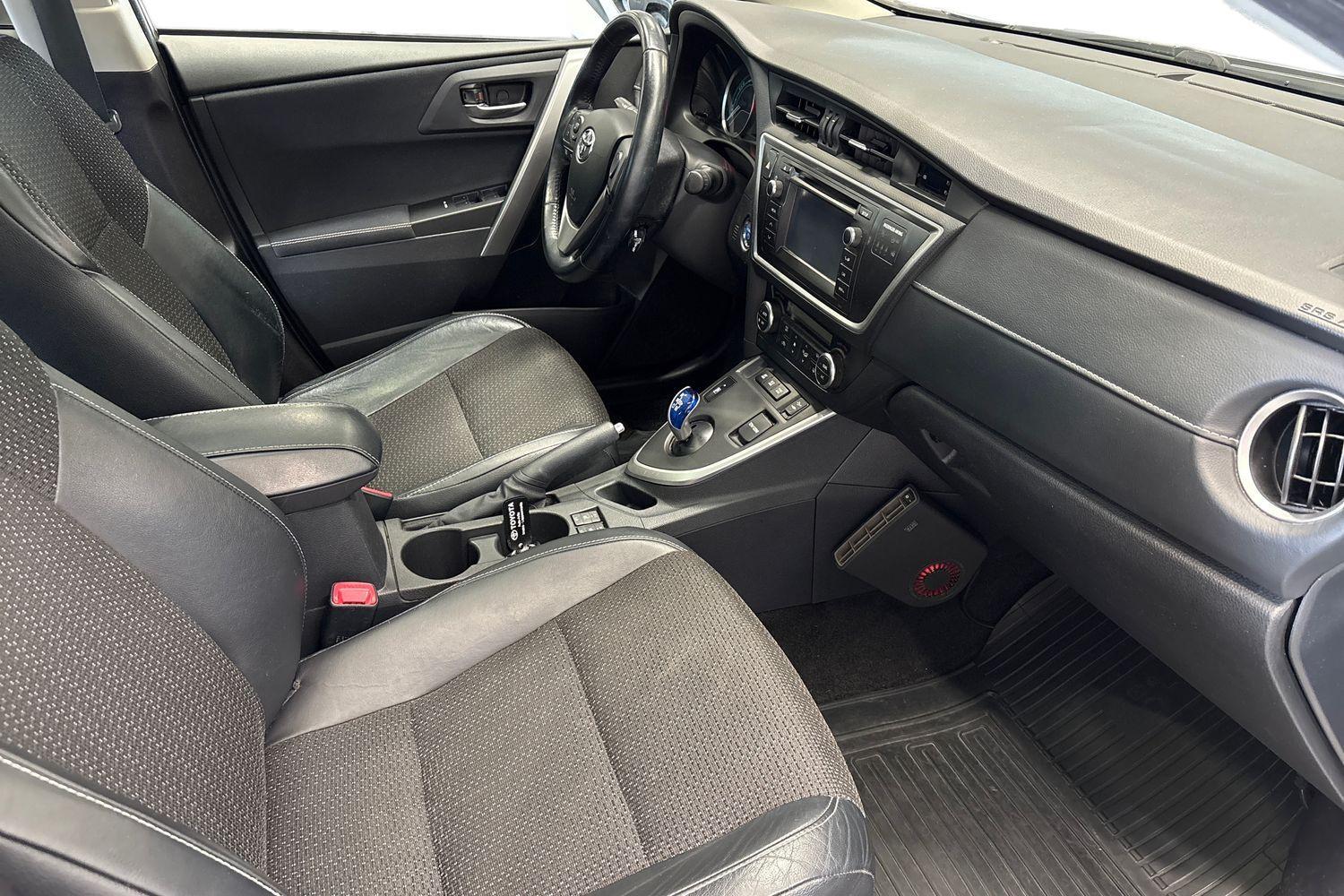 Toyota Auris vaihtoauto