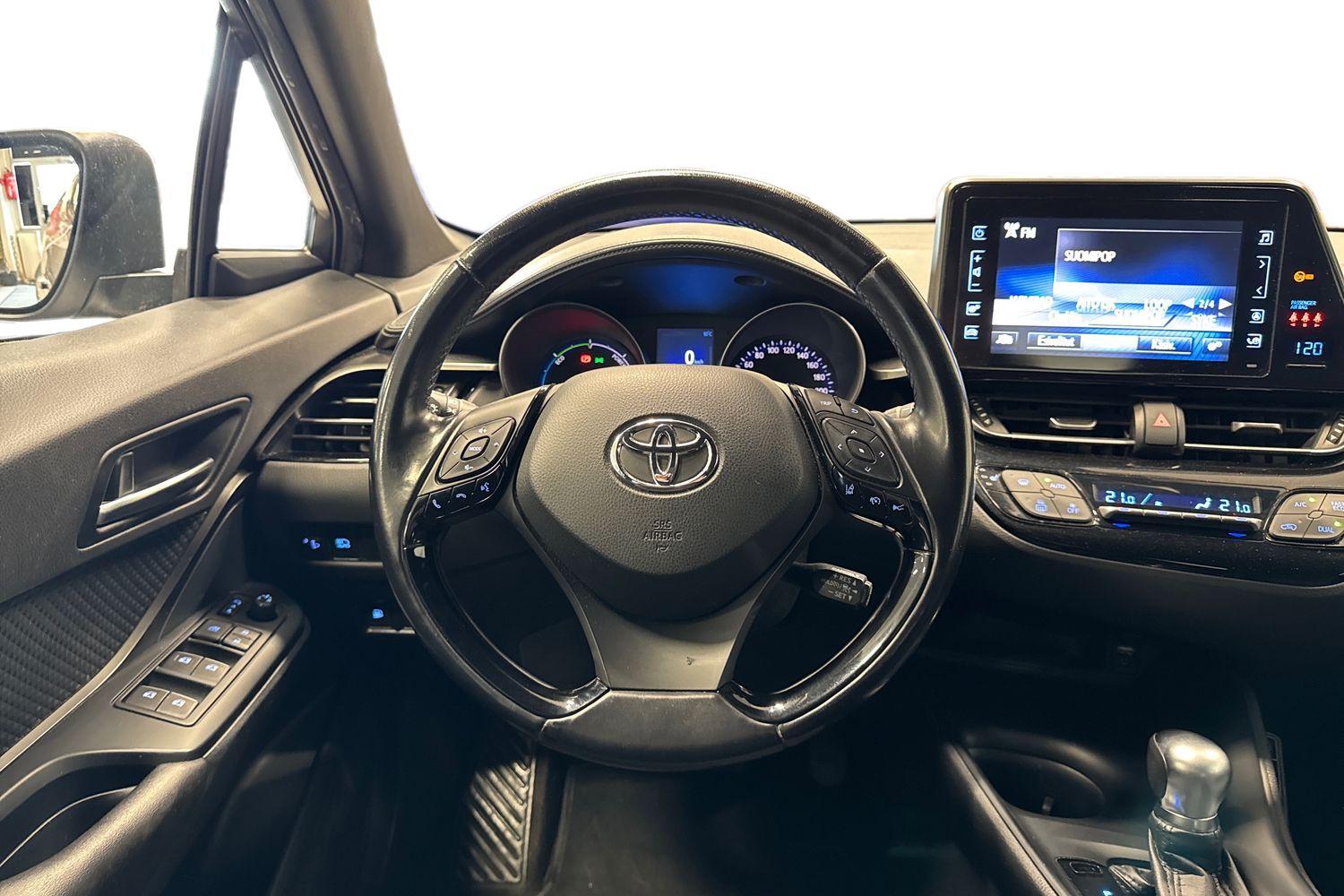 Toyota C-HR vaihtoauto