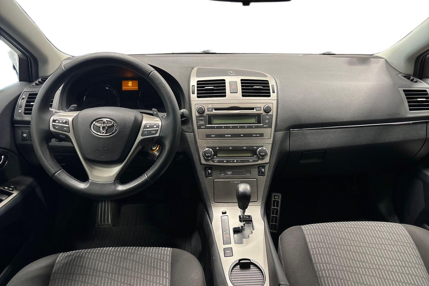 Toyota Avensis vaihtoauto