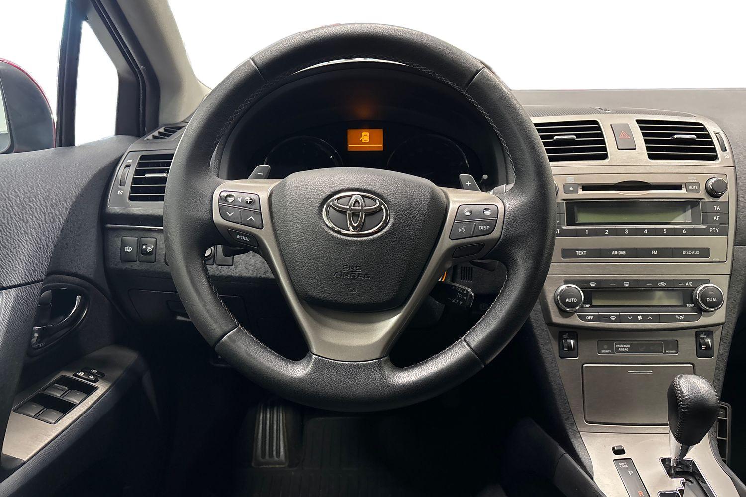 Toyota Avensis vaihtoauto