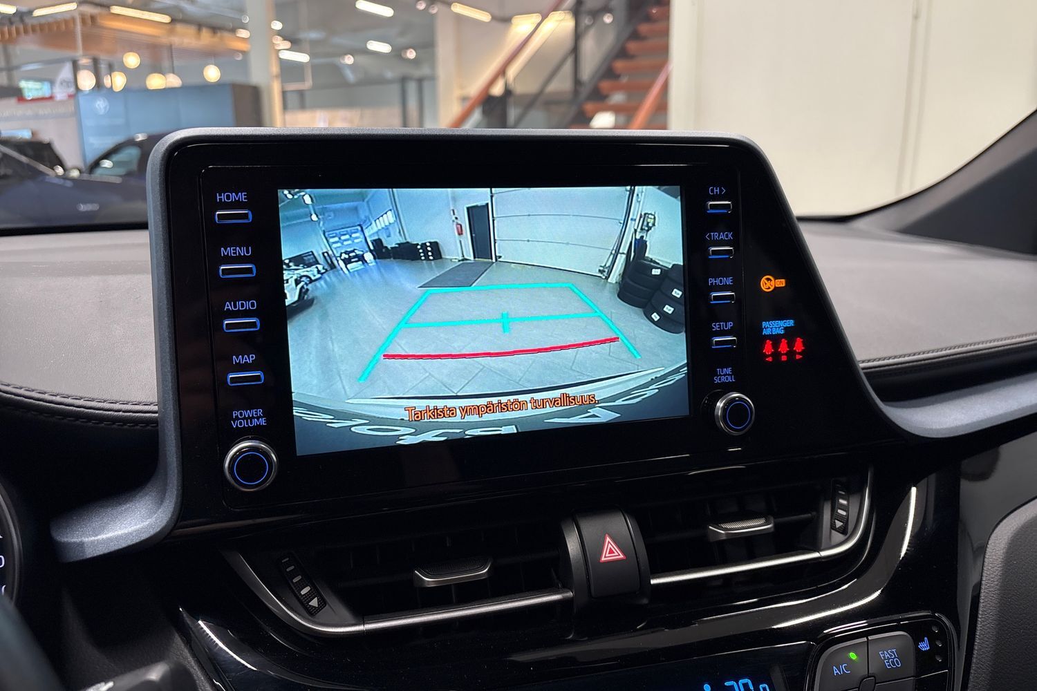 Toyota C-HR vaihtoauto
