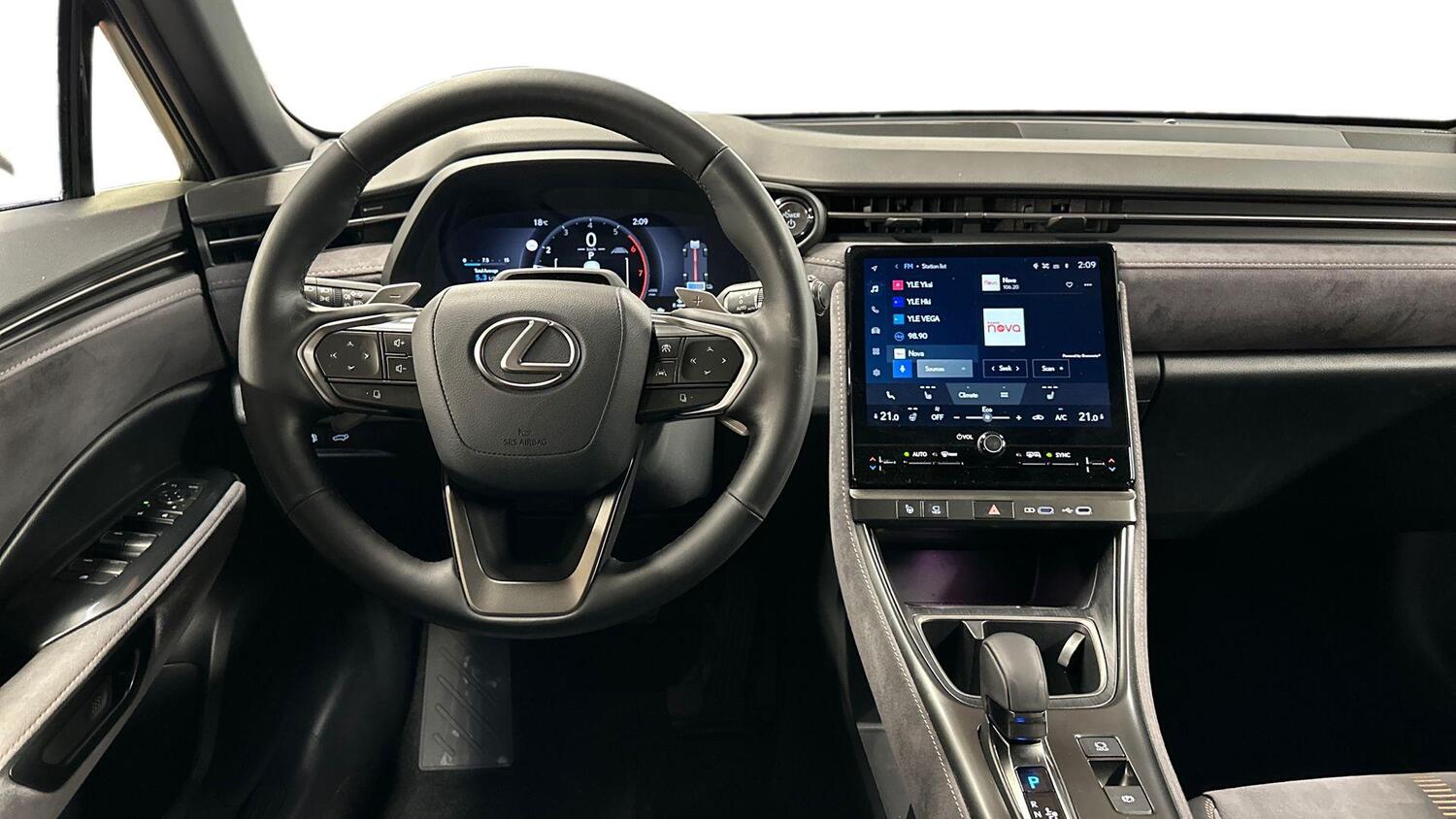 Lexus LBX vaihtoauto