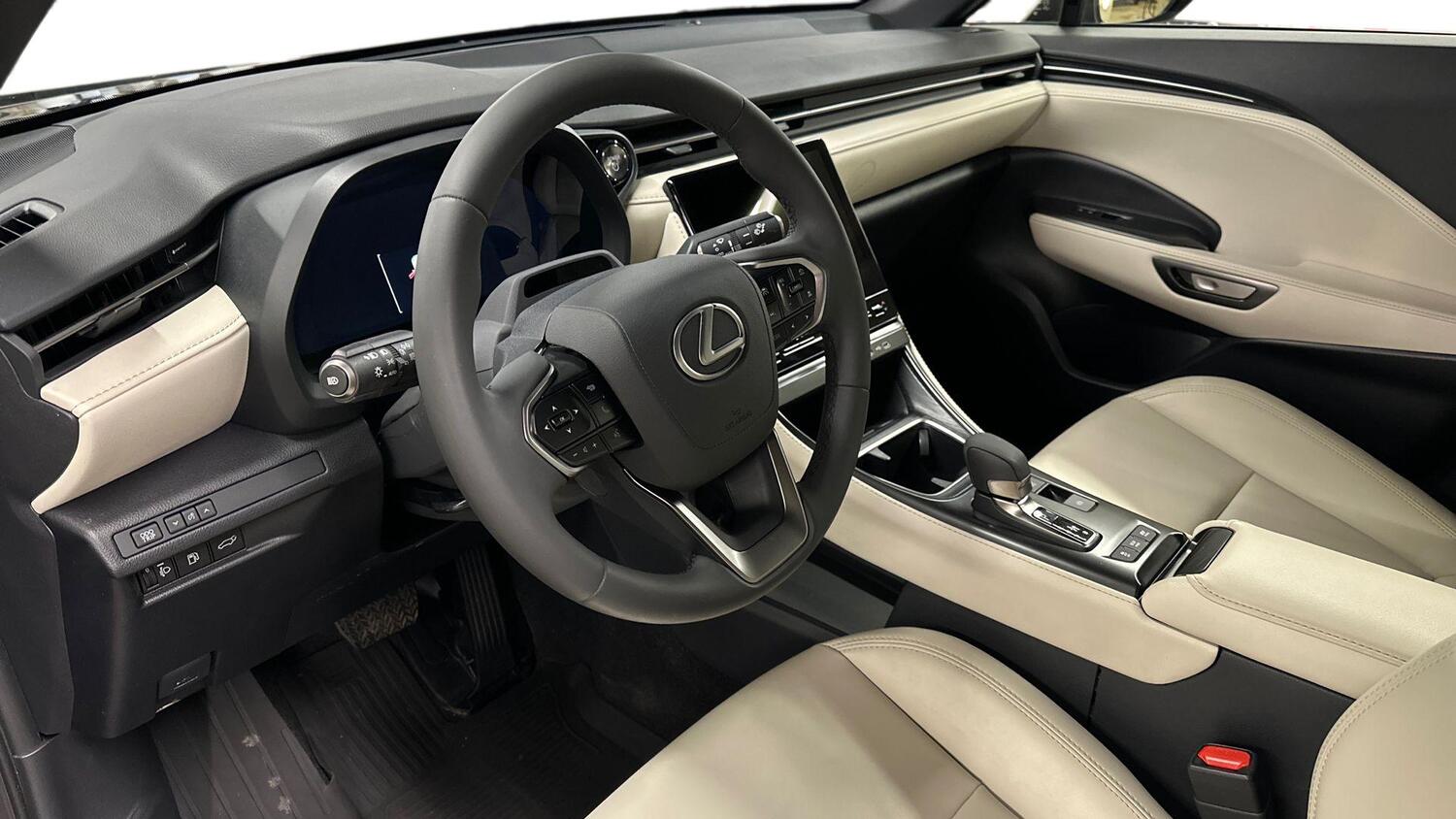 Lexus LBX vaihtoauto
