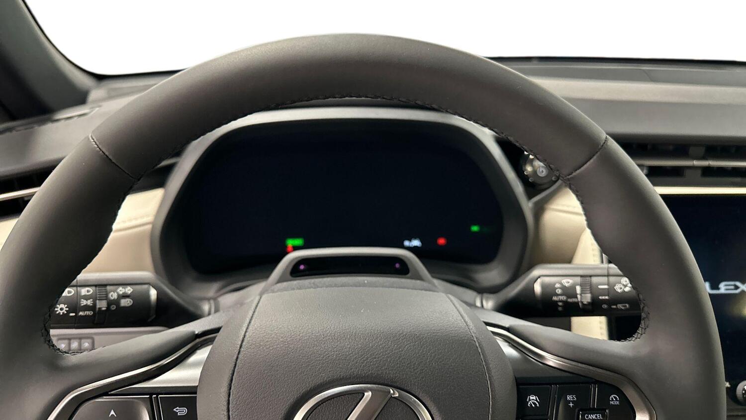 Lexus LBX vaihtoauto