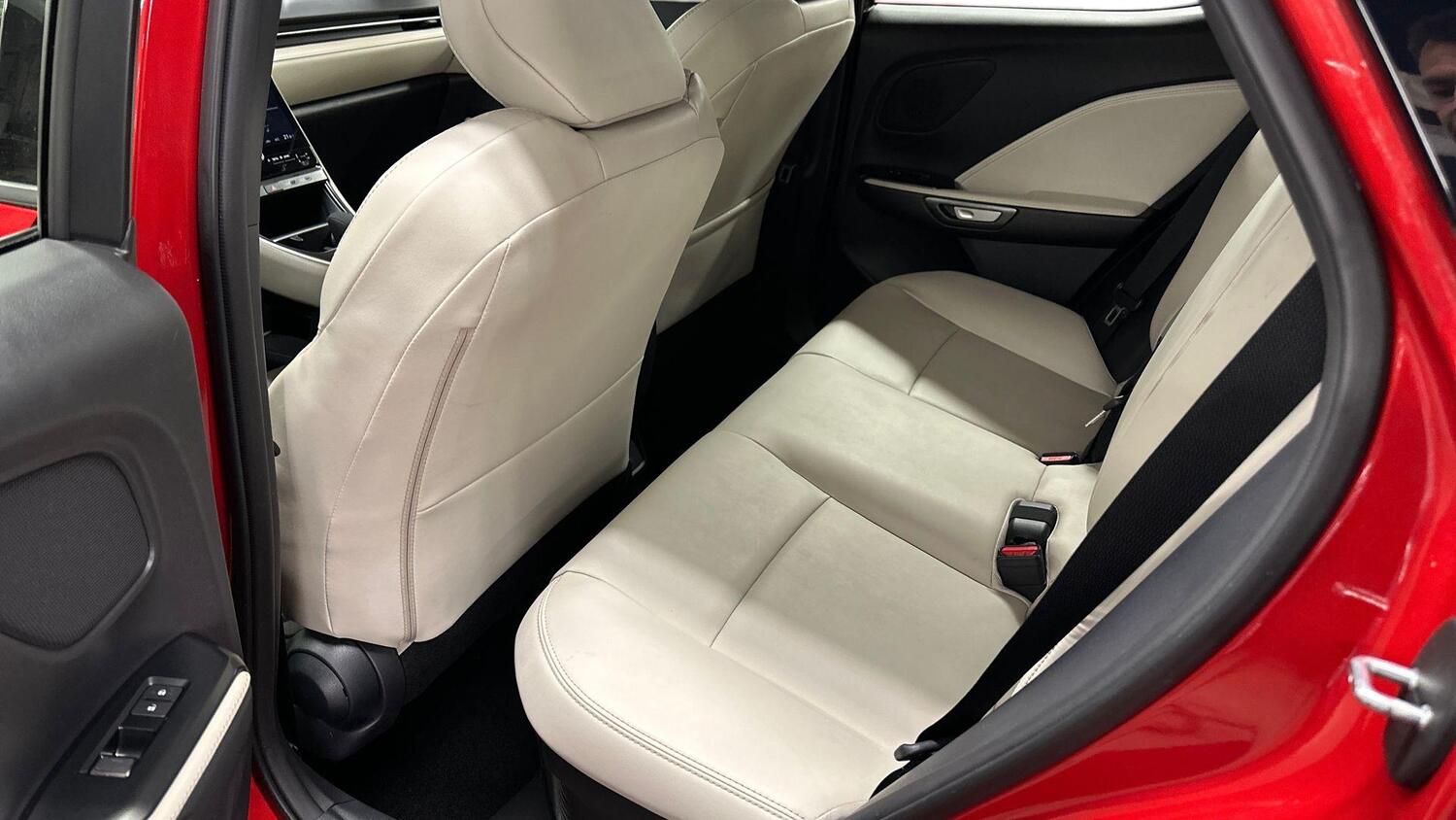 Lexus LBX vaihtoauto