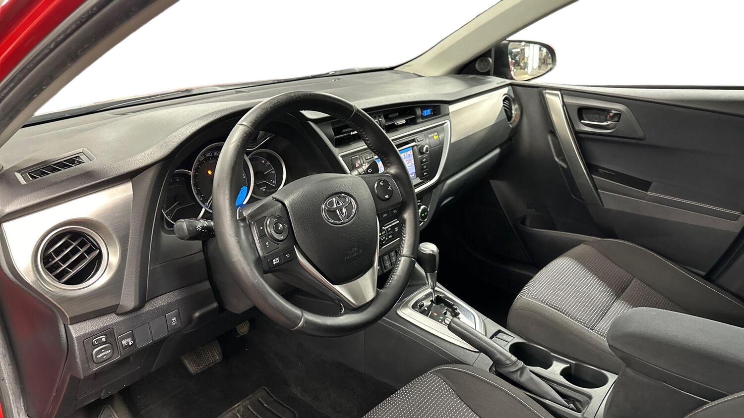 Toyota Auris vaihtoauto
