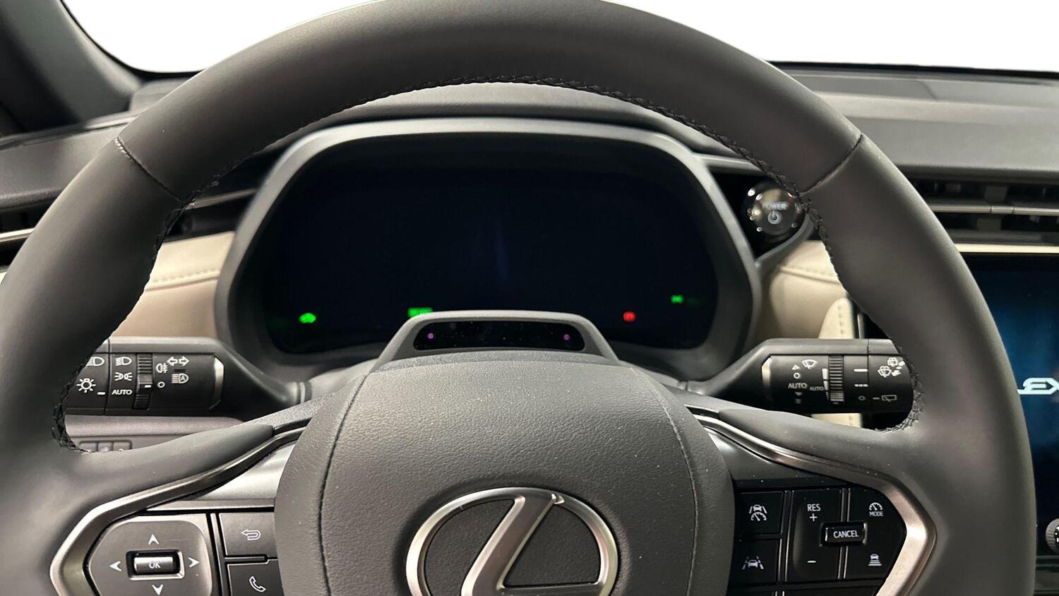 Lexus LBX vaihtoauto