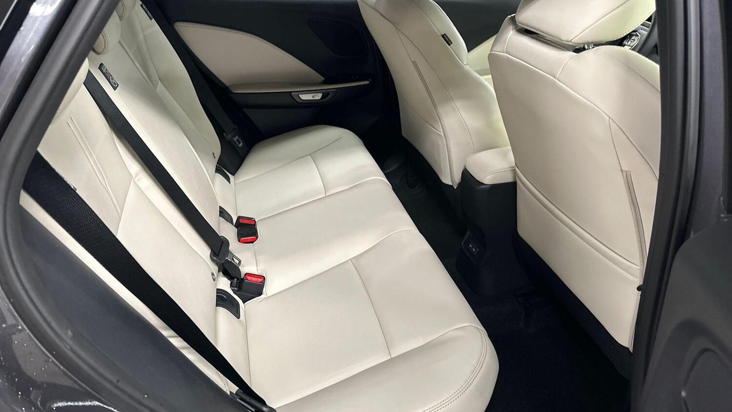 Lexus LBX vaihtoauto