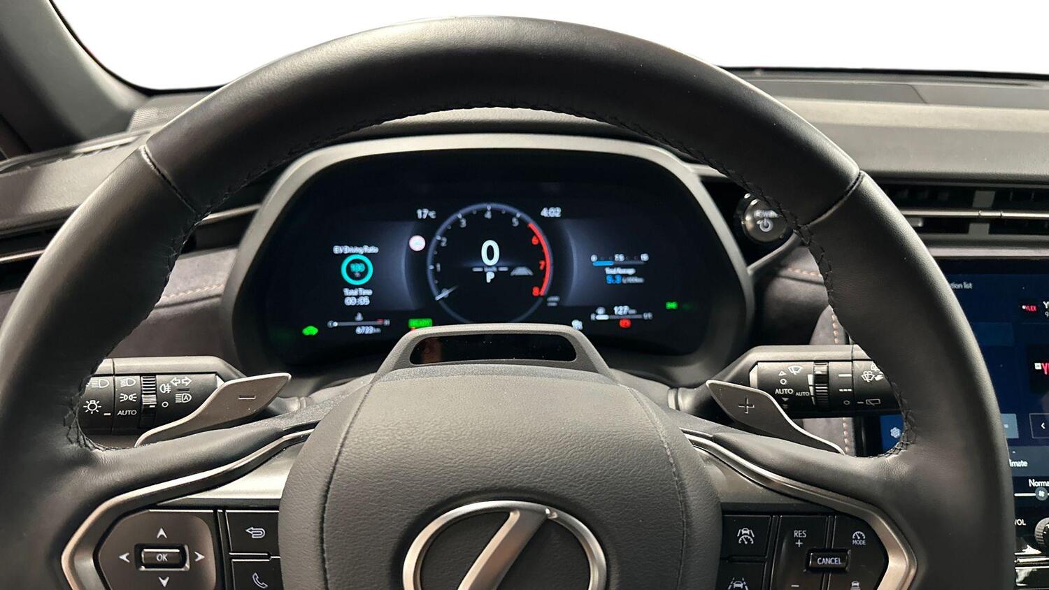 Lexus LBX vaihtoauto