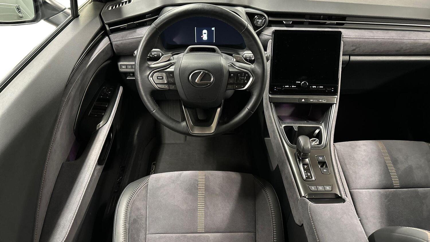 Lexus LBX vaihtoauto
