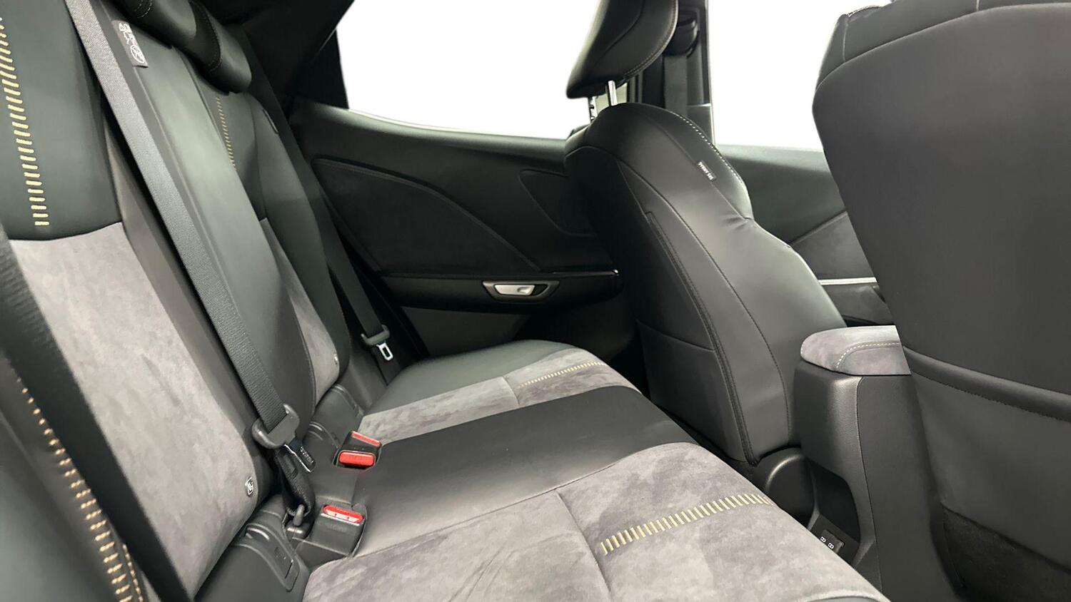 Lexus LBX vaihtoauto