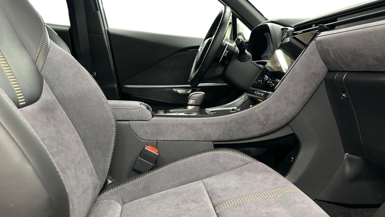 Lexus LBX vaihtoauto