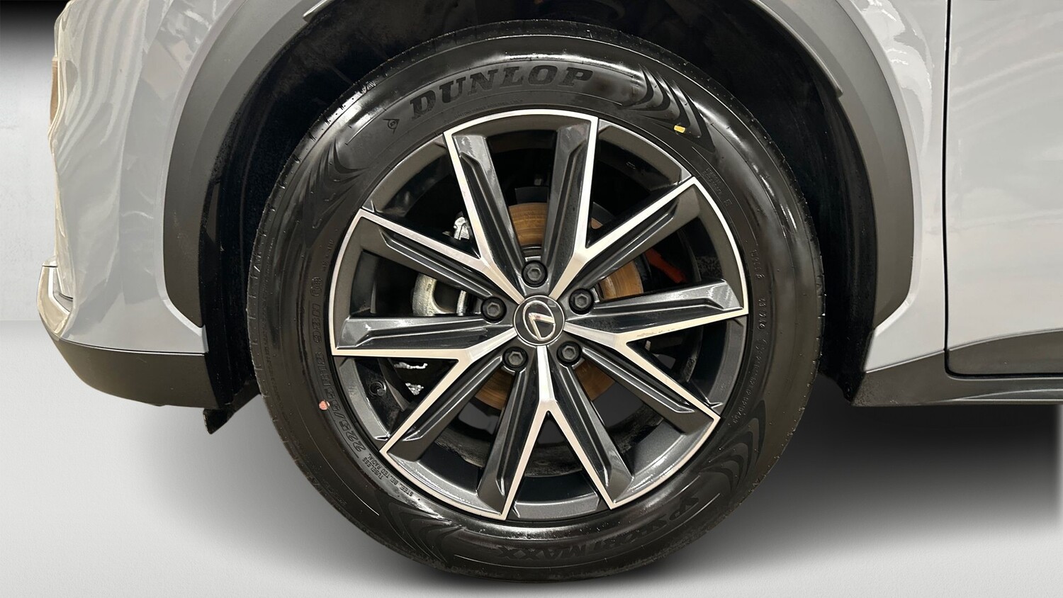 Lexus LBX vaihtoauto