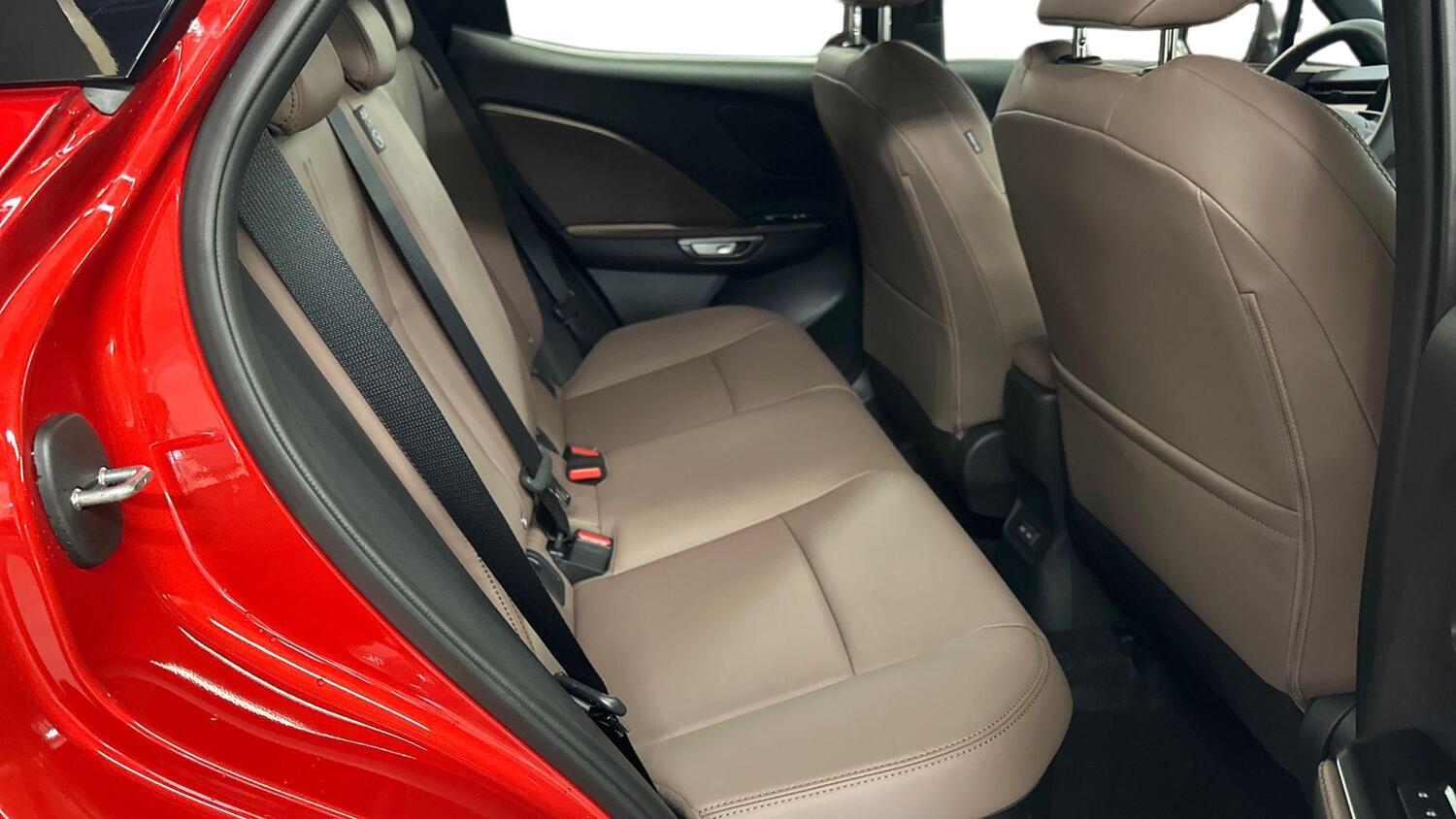 Lexus LBX vaihtoauto