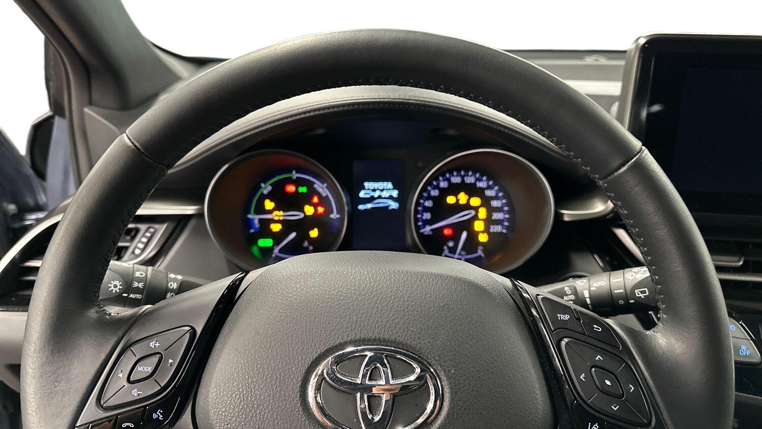 Toyota C-HR vaihtoauto