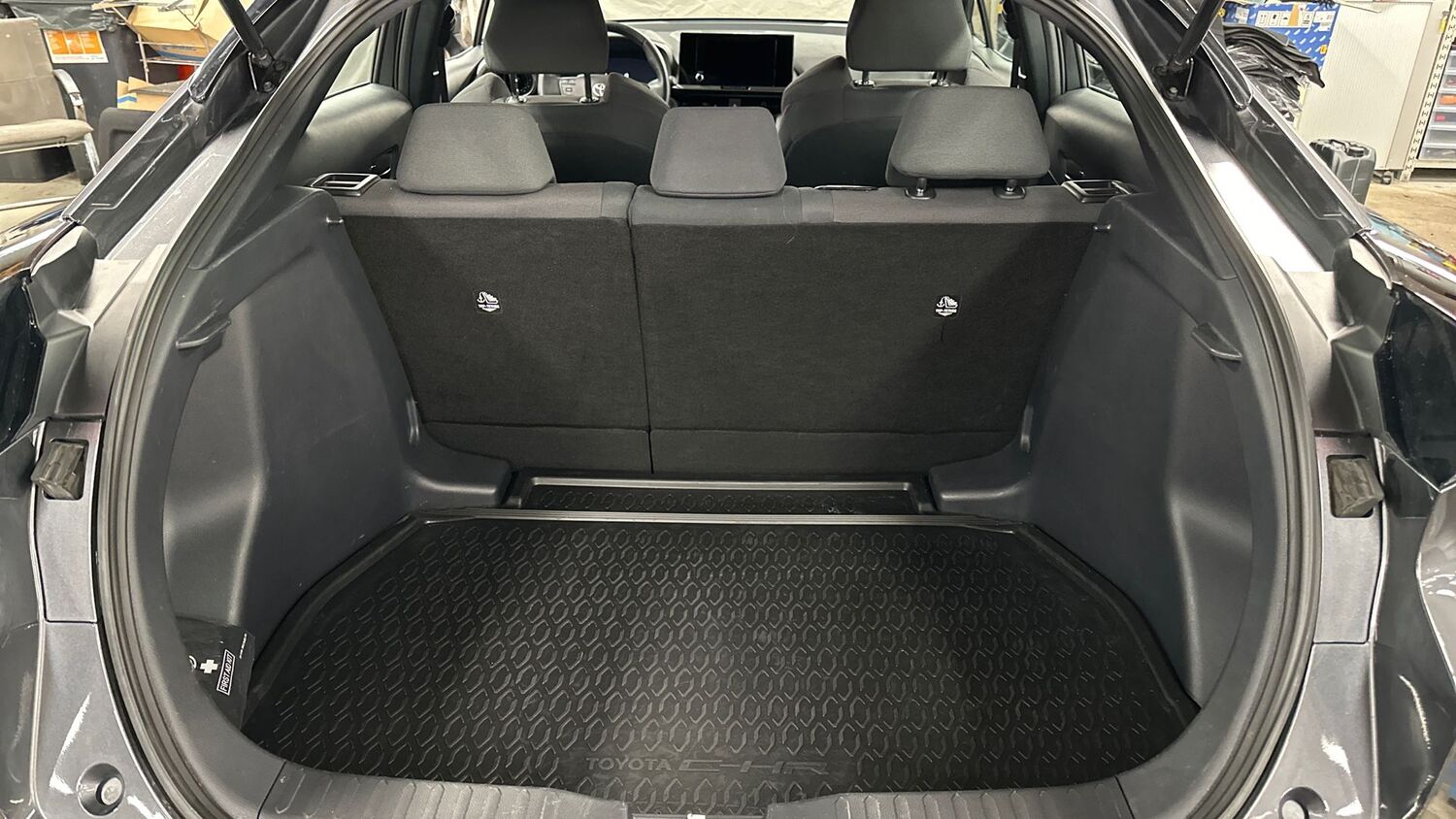 Toyota C-HR vaihtoauto