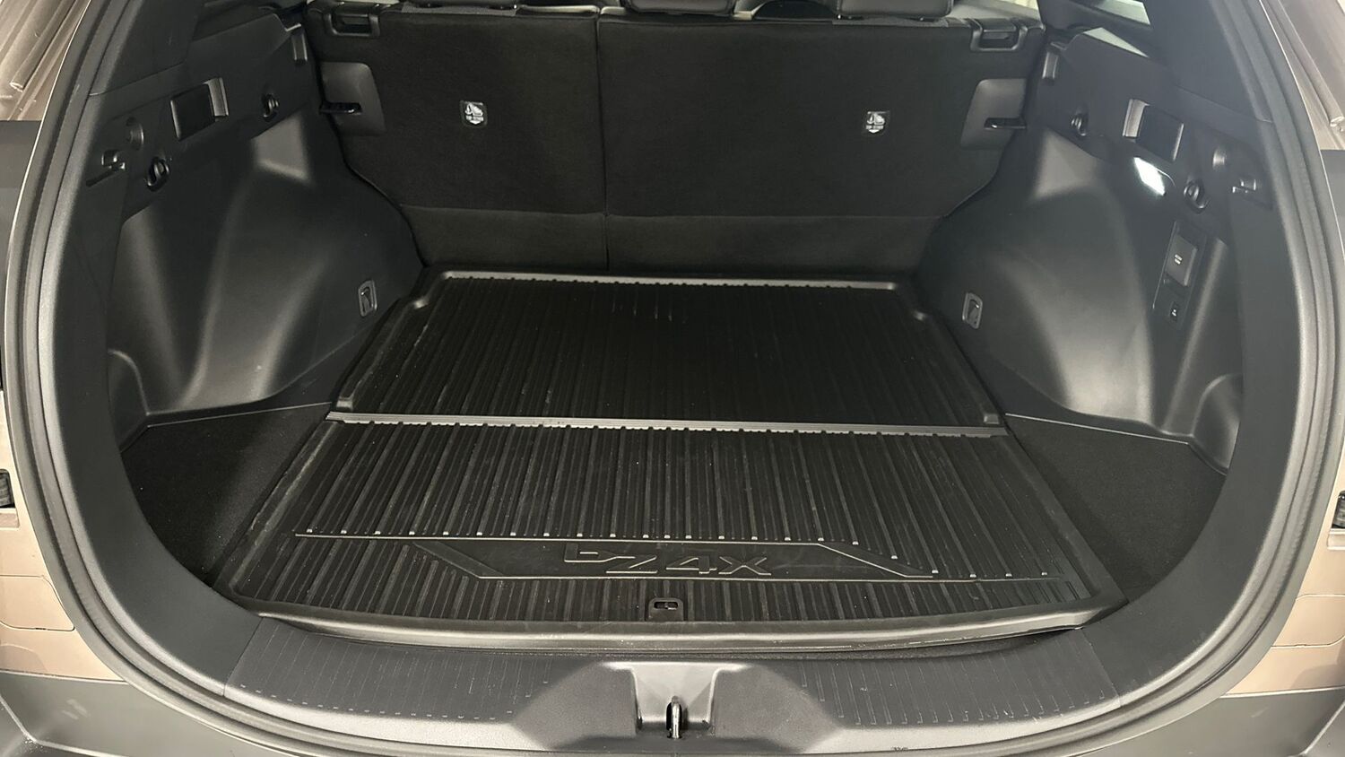 Toyota bZ4X Touring vaihtoauto