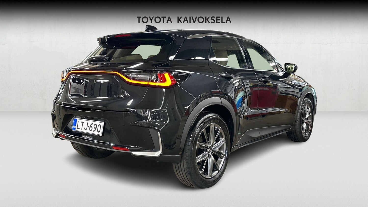 Lexus LBX vaihtoauto