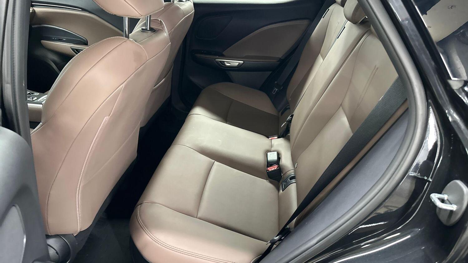 Lexus LBX vaihtoauto