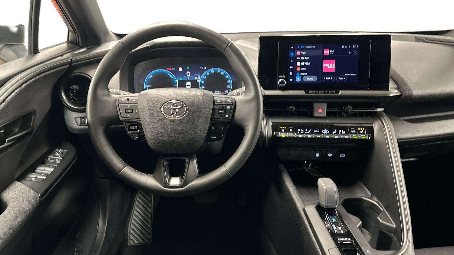 Toyota C-HR vaihtoauto