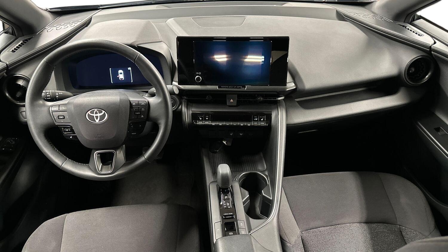 Toyota C-HR vaihtoauto
