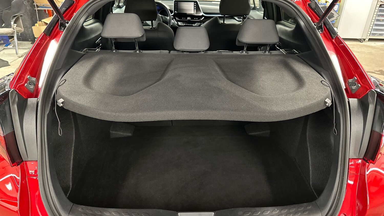 Toyota C-HR vaihtoauto