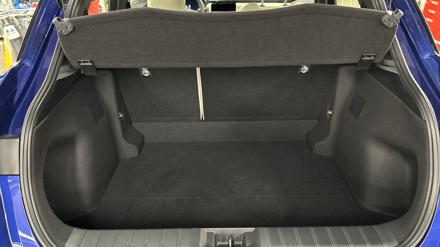 Lexus LBX vaihtoauto