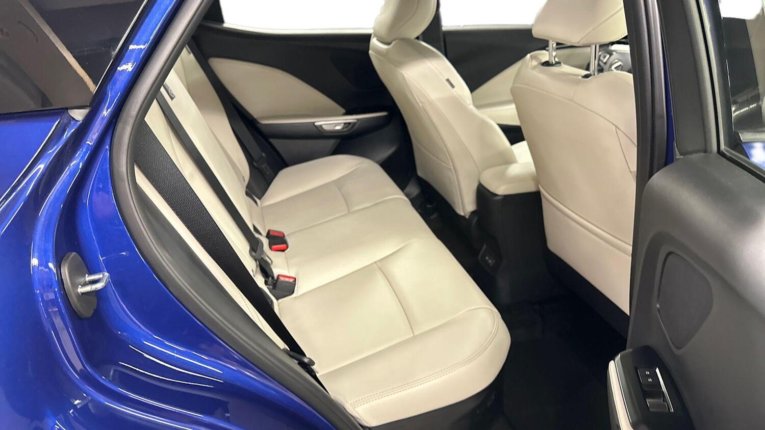 Lexus LBX vaihtoauto