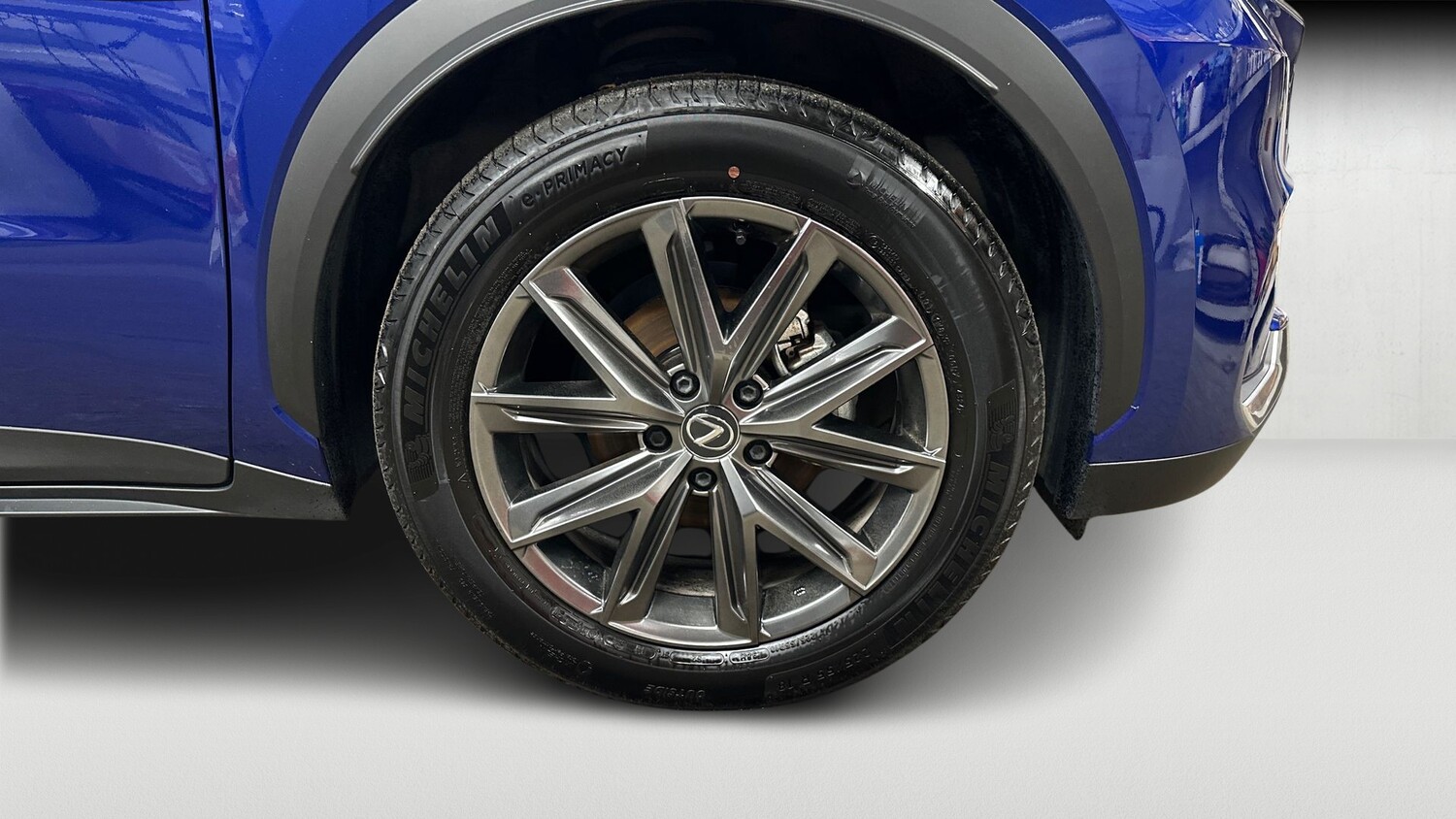 Lexus LBX vaihtoauto