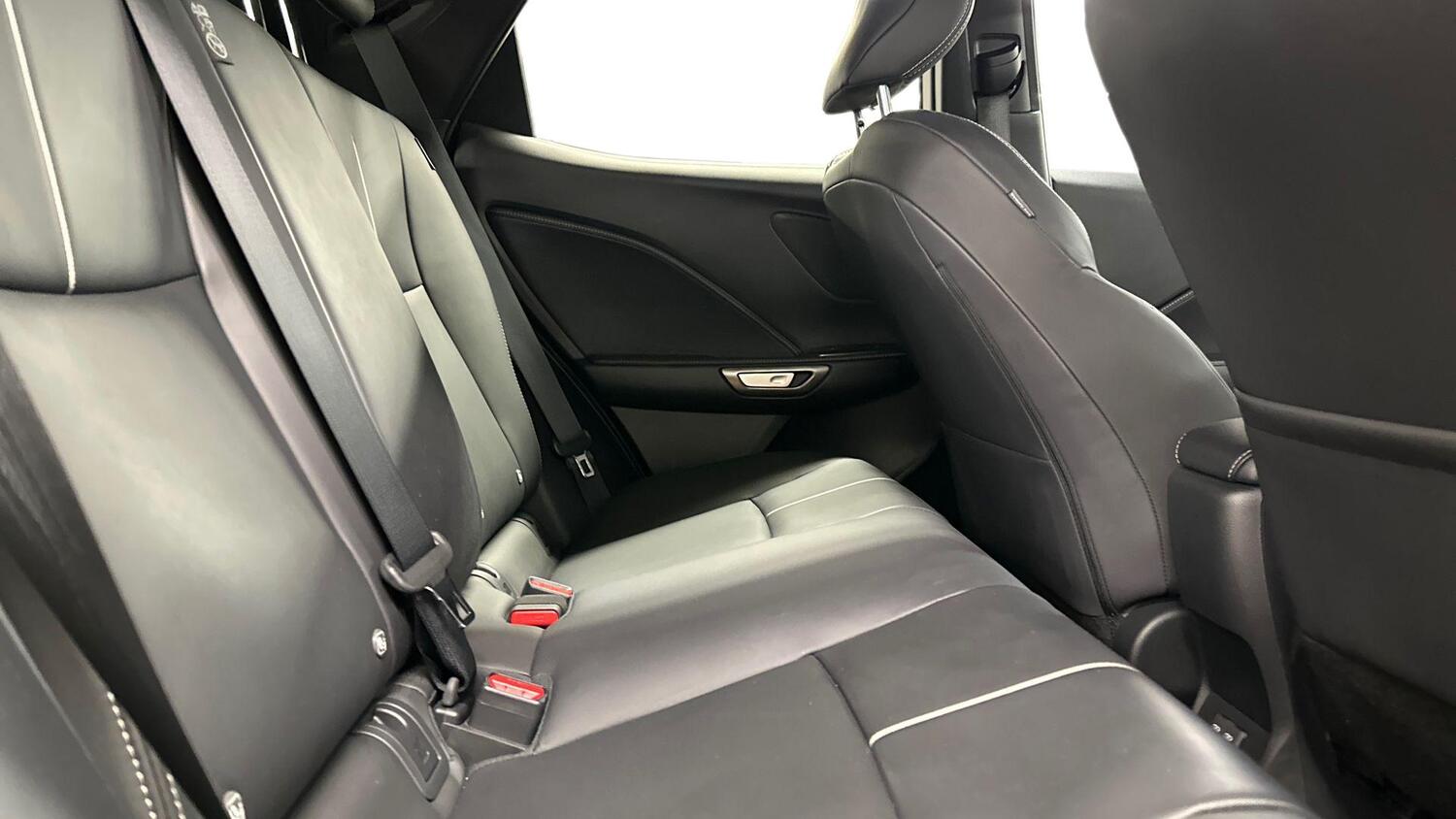 Lexus LBX vaihtoauto