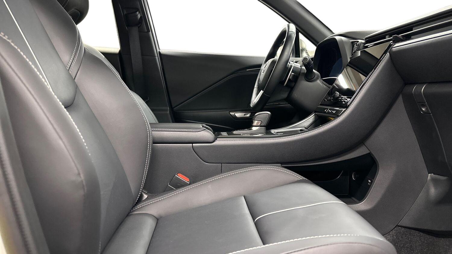 Lexus LBX vaihtoauto
