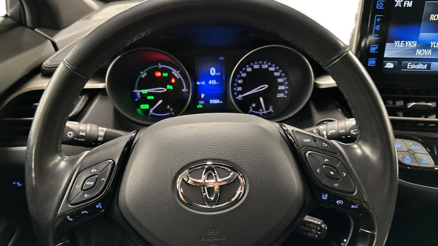 Toyota C-HR vaihtoauto