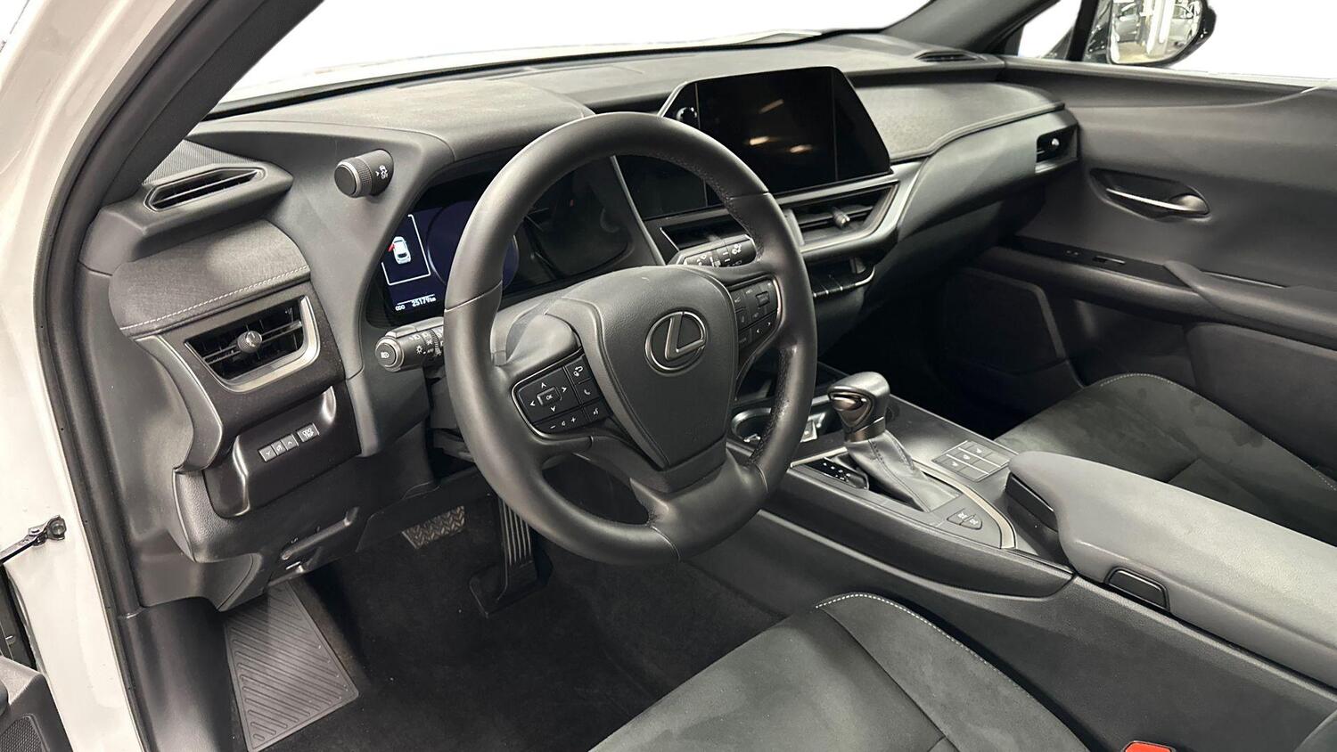 Lexus UX vaihtoauto