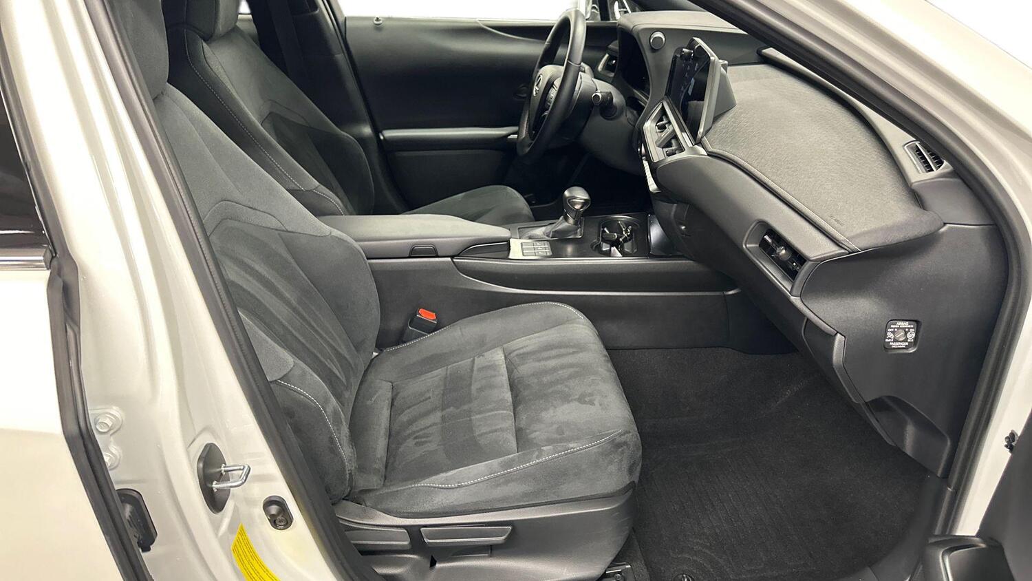 Lexus UX vaihtoauto