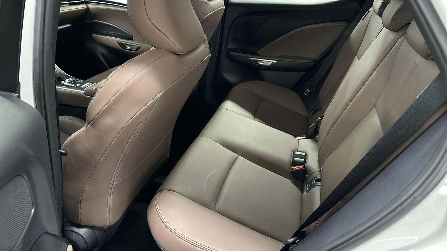 Lexus LBX vaihtoauto