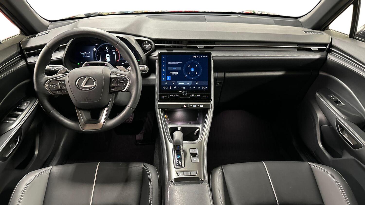 Lexus LBX vaihtoauto