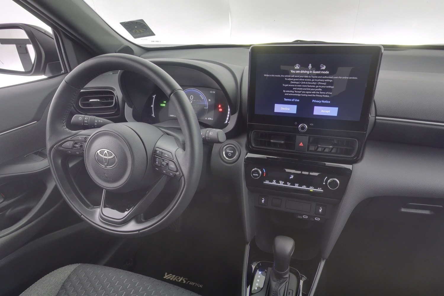 Toyota Yaris Cross vaihtoauto