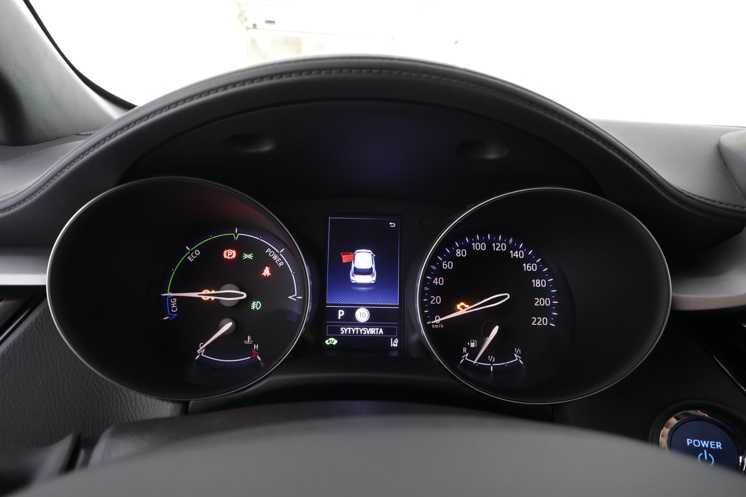 Toyota C-HR vaihtoauto