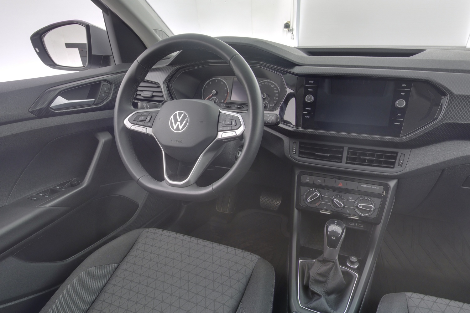 Volkswagen T-Cross vaihtoauto
